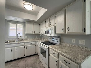 9732 E Minnesota Ave in Sun Lakes, AZ - Building Photo - Building Photo