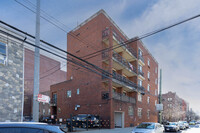 2303 31st Ave in Long Island City, NY - Foto de edificio - Building Photo