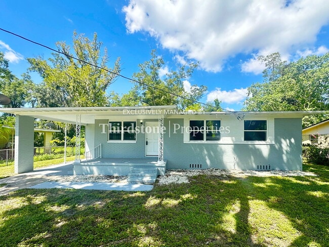 property at 1120 Skye Dr E