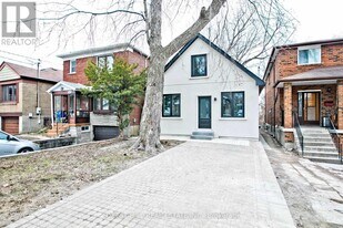 63 Pinegrove Ave in Toronto, ON - Building Photo