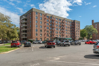 Cooperative Building in Jamaica, NY - Building Photo - Building Photo