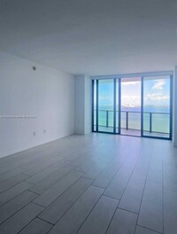 460 NE 28th St, Unit 3702 in Miami, FL - Foto de edificio - Building Photo