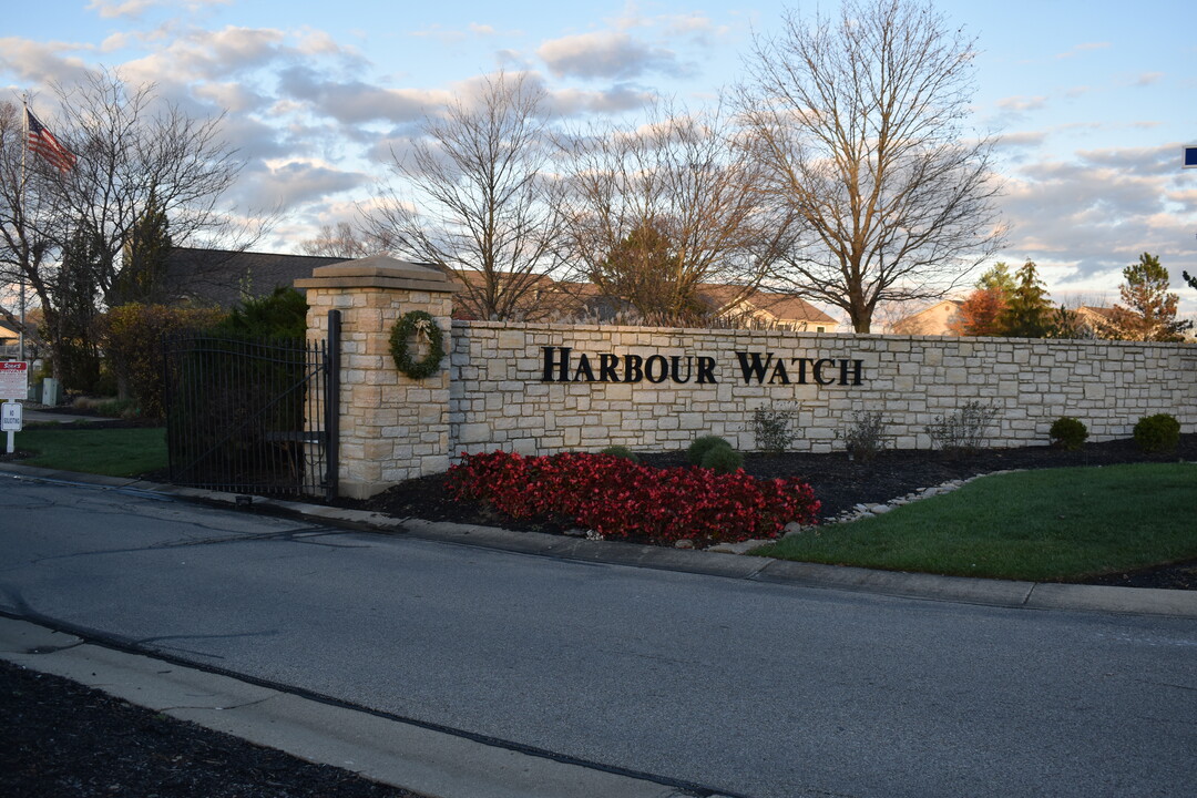 5518 Harbourwatch Way in Mason, OH - Building Photo