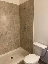 210 NW 109th Ave in Miami, FL - Foto de edificio - Building Photo