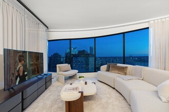 1033 Nelson St. in Vancouver, BC - Building Photo - Building Photo