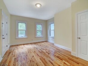16 N 9th St in Newark, NJ - Building Photo - Building Photo