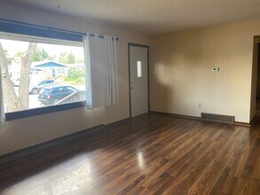 970 Box Ave in Dickinson, ND - Building Photo - Building Photo