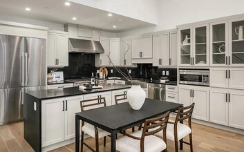 421 14th Ave W in Kirkland, WA - Building Photo - Building Photo