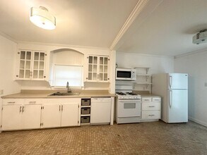 218 First St in Houma, LA - Foto de edificio - Building Photo