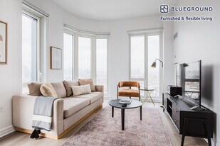 275 S 5th St in Brooklyn, NY - Building Photo