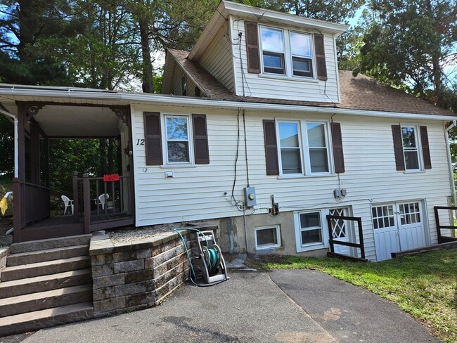 property at 12 Wood Ct