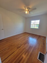 13634 Leadwell St in Los Angeles, CA - Building Photo - Building Photo