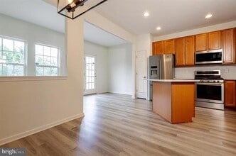 520 Boxwood Ln in Woodbury, NJ - Building Photo - Building Photo