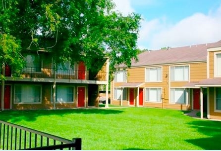 Treehouse Apartments in College Station, TX - Foto de edificio - Building Photo