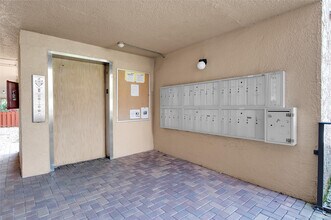 260 NW 76th Ave in Margate, FL - Building Photo - Building Photo