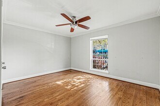 5222 Fleetwood Oaks Ave in Dallas, TX - Building Photo - Building Photo