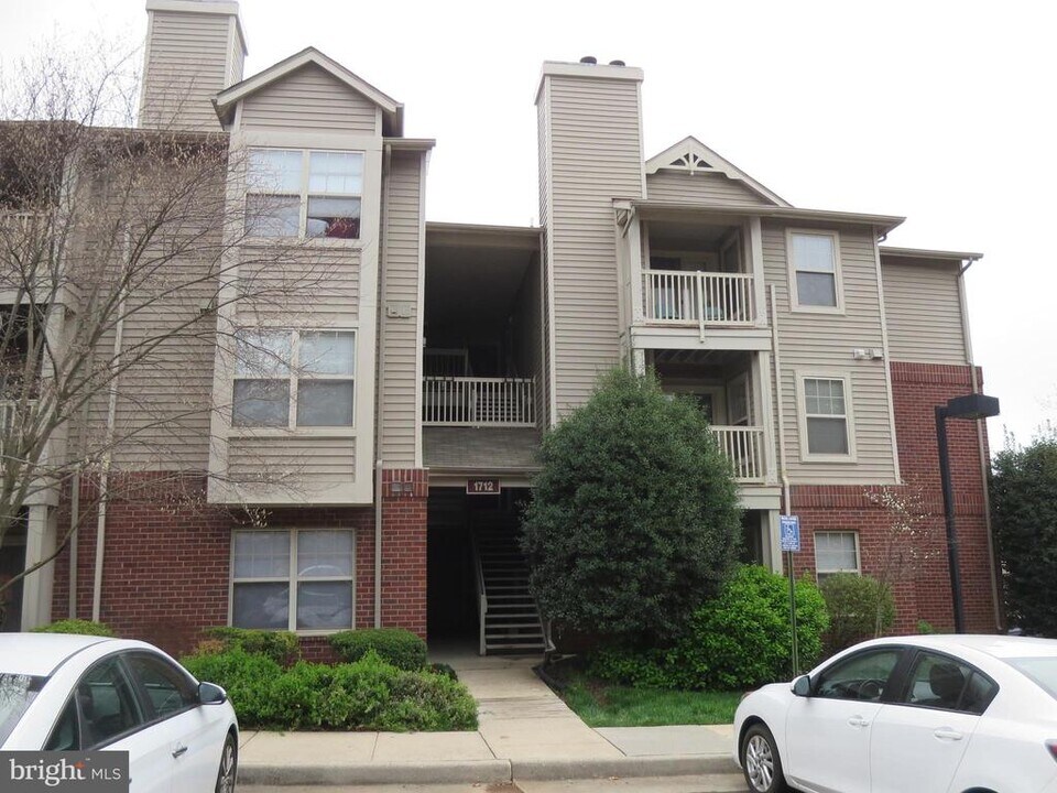 1712 Abercromby Ct in Reston, VA - Building Photo