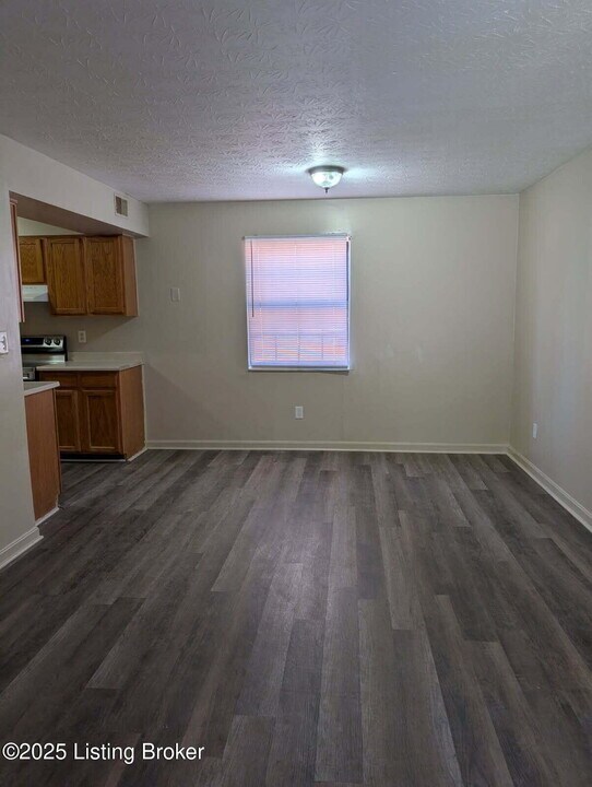 3224 Springfield Dr in Louisville, KY - Building Photo