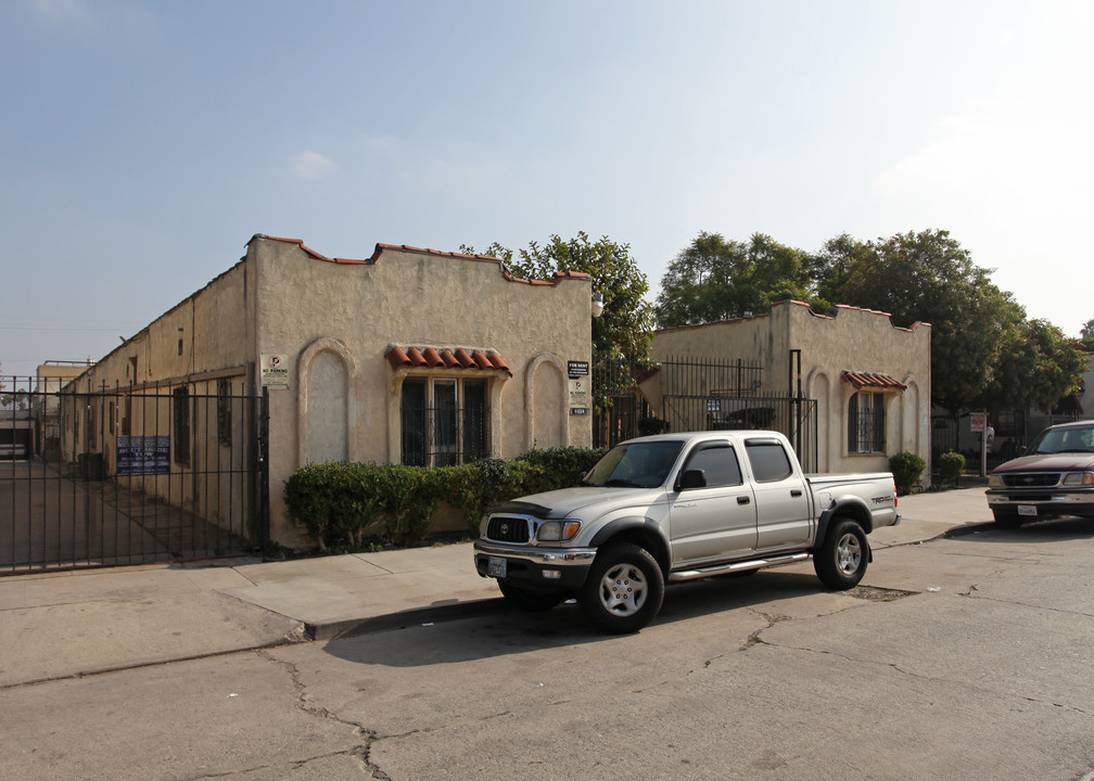 6524 S Victoria Ave in Los Angeles, CA - Building Photo