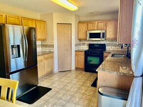 2289 Grand Pointe Trail in Aurora, IL - Foto de edificio - Building Photo