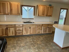 5300 Monument Dr in Grants Pass, OR - Building Photo - Building Photo