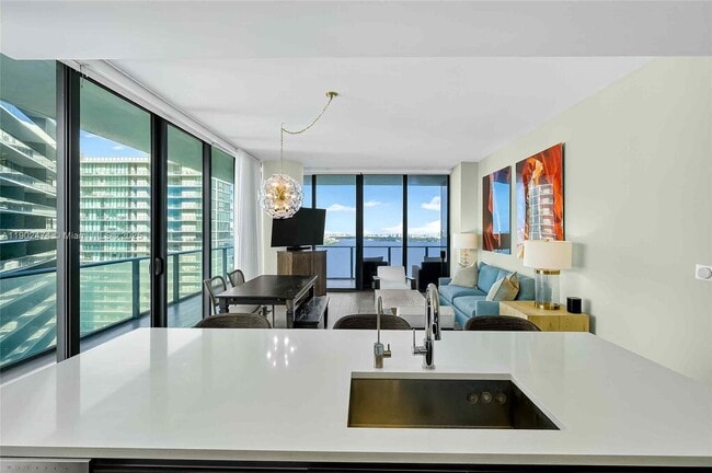 480 NE 31st St in Miami, FL - Building Photo - Building Photo