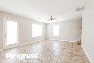 300 Sarna Dr in La Vergne, TN - Building Photo - Building Photo