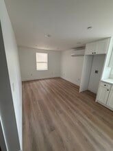 212 S Orange Ave, Unit F in Santa Ana, CA - Foto de edificio - Building Photo