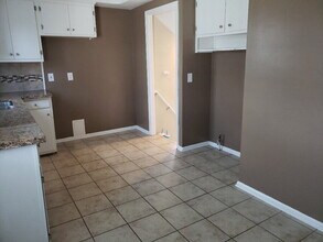 18308 Edinboro Ave in Maple Heights, OH - Building Photo - Building Photo