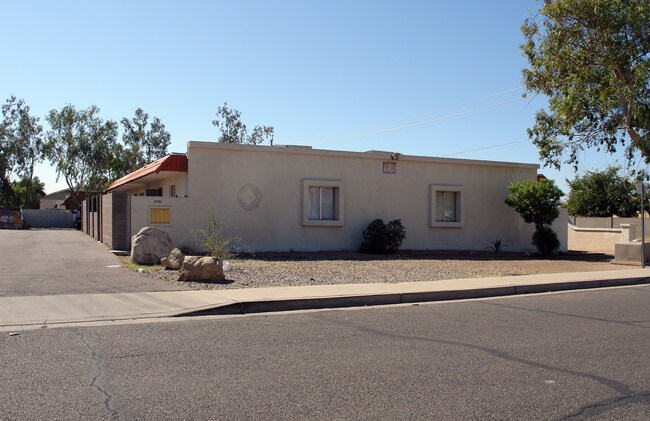 2701 E Marconi Ave in Phoenix, AZ - Building Photo - Building Photo
