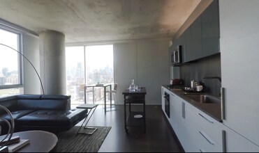 1310 N Cleveland Ave in Chicago, IL - Building Photo - Building Photo