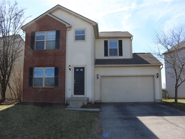 5537 Hillbrook Dr in Galloway, OH - Foto de edificio