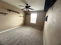 9140 Kentwell Ave in Las Vegas, NV - Building Photo - Building Photo