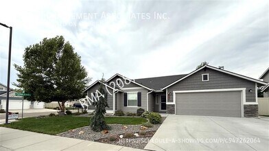 6031 N Spindrift Ave in Meridian, ID - Building Photo - Building Photo
