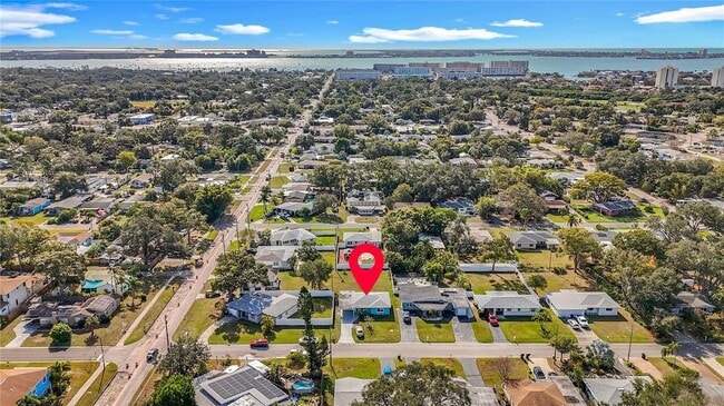 5810 Tangerine Ave S in Gulfport, FL - Foto de edificio - Building Photo