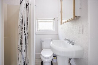 420 Oxford St in Rochester, NY - Building Photo - Building Photo