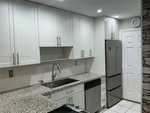 1160 NE 191st St in Miami, FL - Building Photo - Building Photo