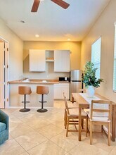 68390 Madrid Rd in Cathedral City, CA - Foto de edificio - Building Photo