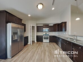 922 Pointe Andrews Drive in Concord, NC - Building Photo - Building Photo