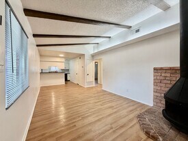 1118-1120 Hazelton St in San Marcos, TX - Building Photo