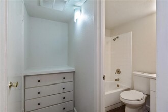 4501 Speedway, Unit 204 in Austin, TX - Building Photo - Building Photo