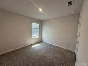 5911 Laurel Oak Dr in Pensacola, FL - Building Photo - Building Photo