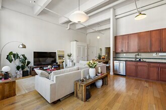 300 Communipaw Ave in Jersey City, NJ - Building Photo - Building Photo