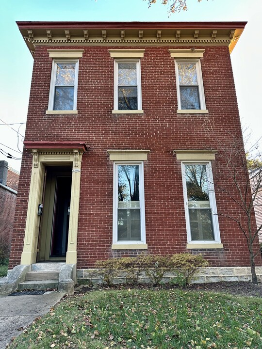 1312 E Washington St, Unit 1 in Louisville, KY - Building Photo