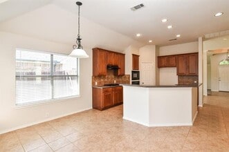 2443 Falcon Point Dr in Frisco, TX - Foto de edificio - Building Photo