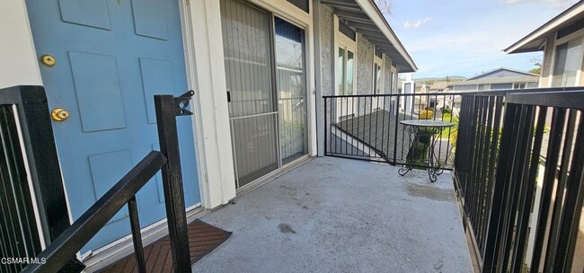 536 Spring Rd in Moorpark, CA - Building Photo - Building Photo