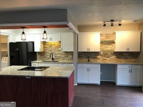 275 Twiggs Cor in Peachtree City, GA - Building Photo - Building Photo
