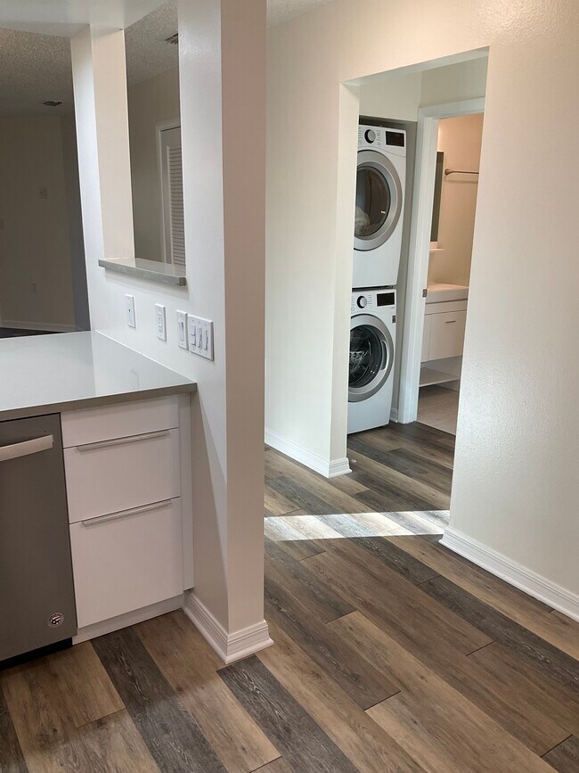 2309 W Texas Ave, Unit 302 in Tampa, FL - Building Photo - Building Photo