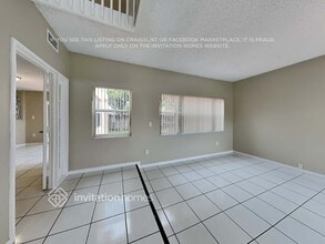 4500 SW 154th Pl, Unit 244 in Miami, FL - Building Photo - Building Photo