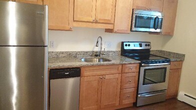21 Westgate Rd, Unit 4 in Boston College, MA - Building Photo - Building Photo